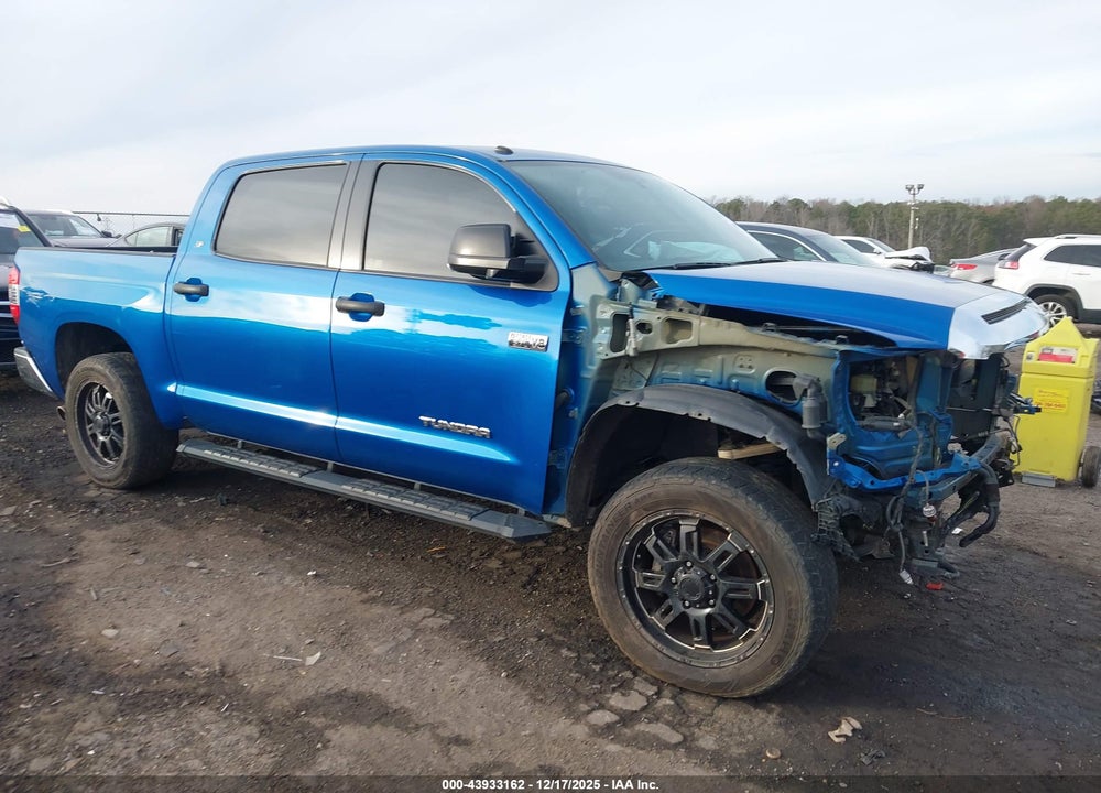 2017 TOYOTA TUNDRA SR5 5.7L V8 VIN: 5TFDW5F19HX676706