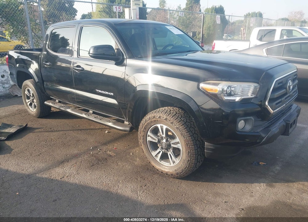 2017 TOYOTA TACOMA SR5 VIN: 5TFAX5GN5HX077450