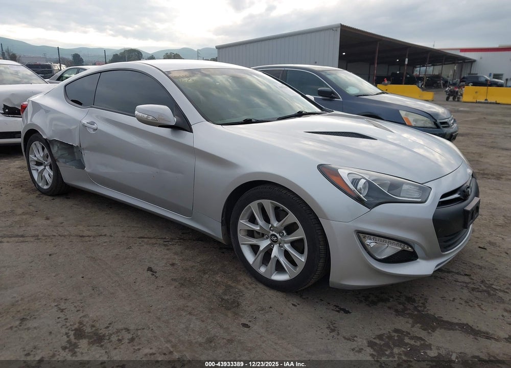 2016 HYUNDAI GENESIS 3.8 BASE VIN: KMHHT6KJ5GU132740
