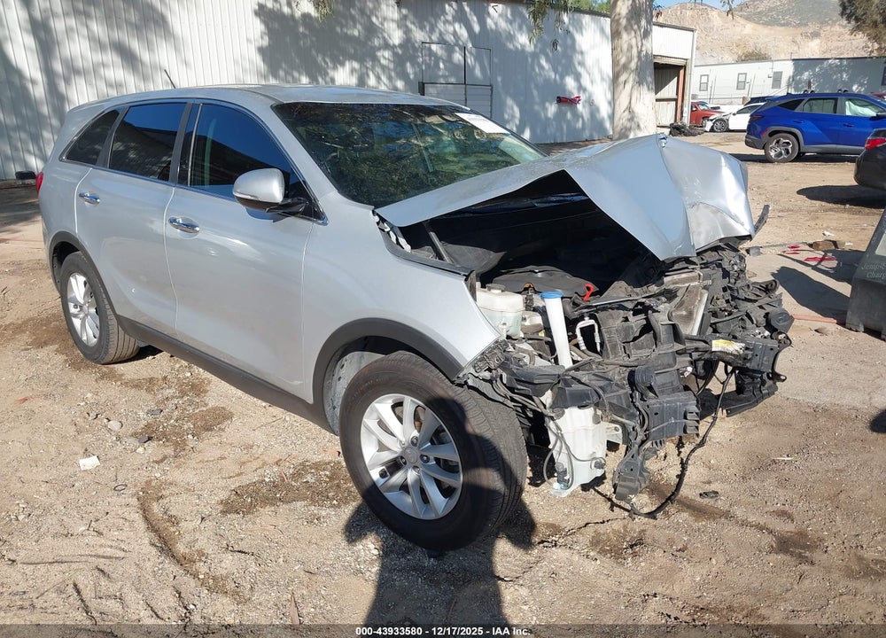 2017 KIA SORENTO 2.4L L VIN: 5XYPG4A30HG280843