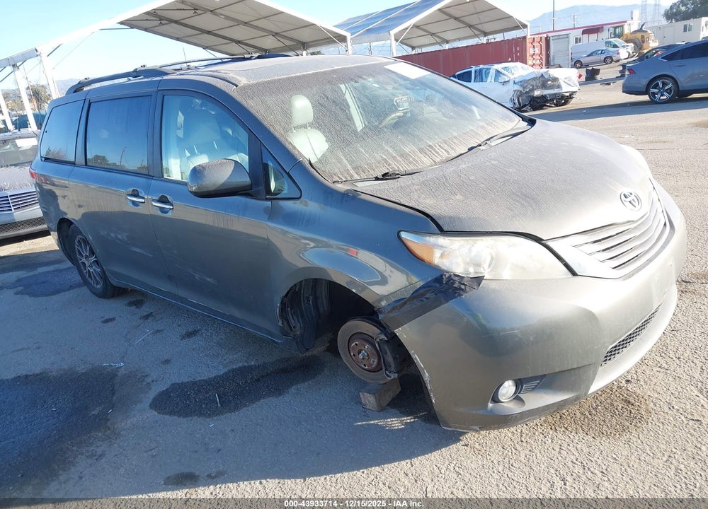 2011 TOYOTA SIENNA XLE V6 VIN: 5TDYK3DC8BS033878