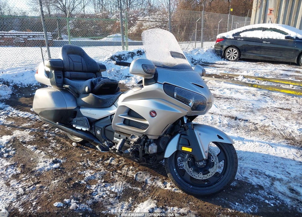 2016 HONDA GL1800 VIN: JH2SC68G3GK401102