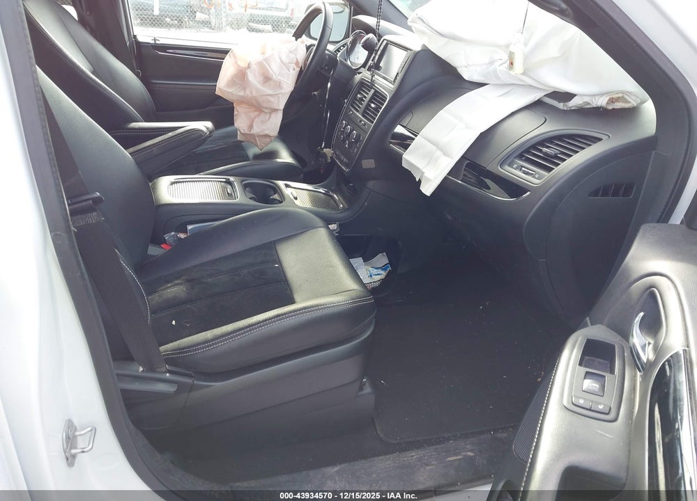 2018 DODGE GRAND CARAVAN SXT VIN: 2C4RDGCG3JR304251