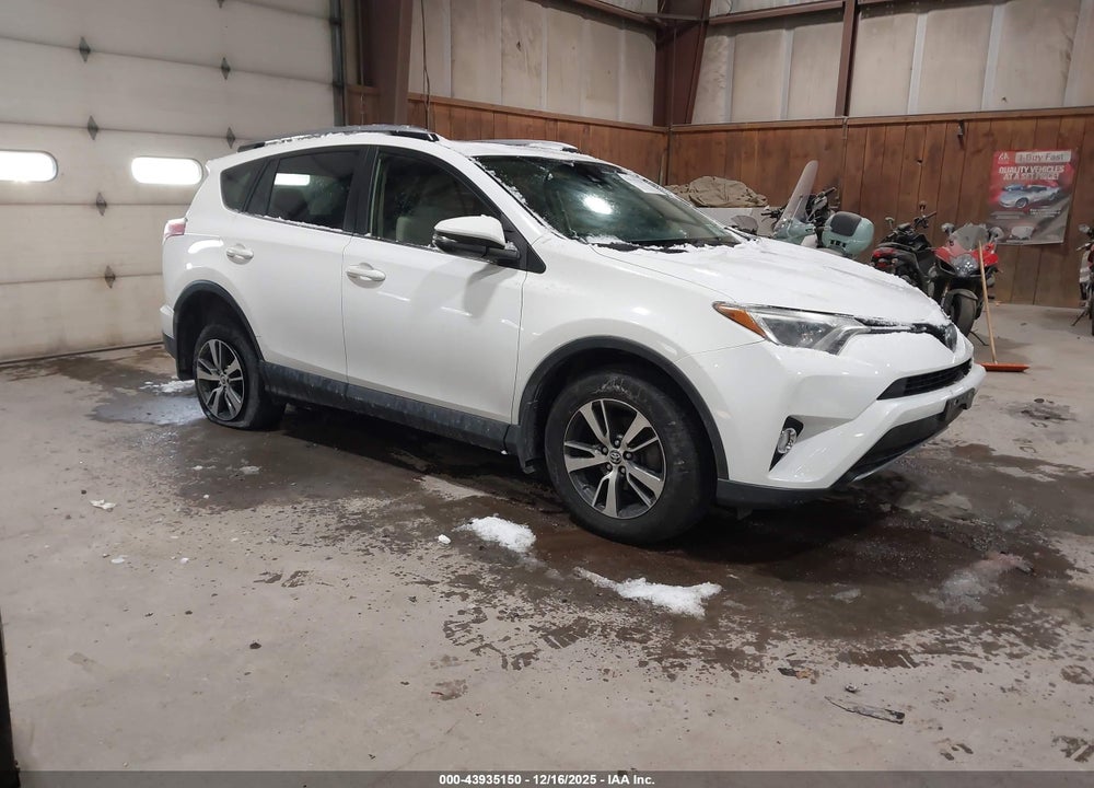 2017 TOYOTA RAV4 XLE VIN: JTMRFREVXHJ716859