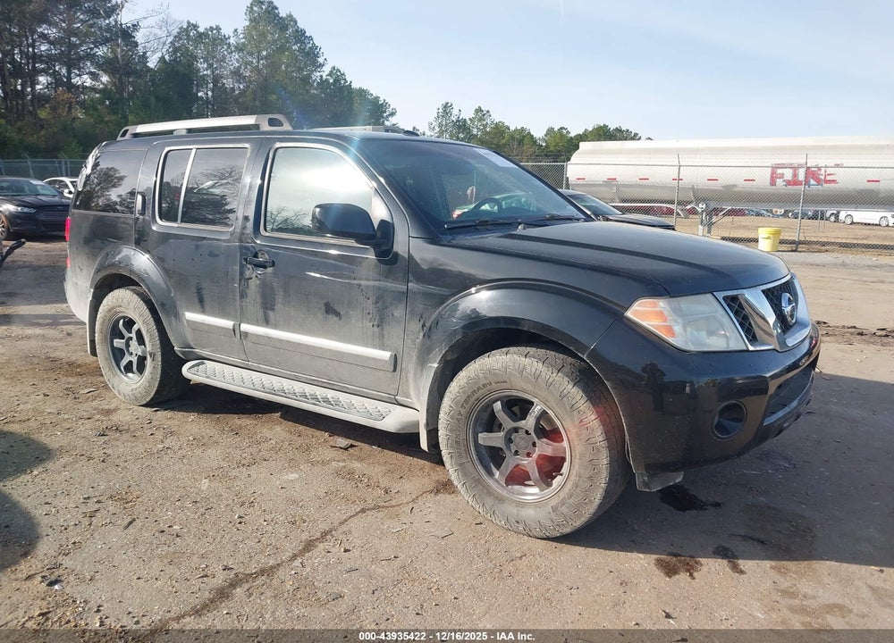 2011 NISSAN PATHFINDER SILVER VIN: 5N1AR1NB7BC606595