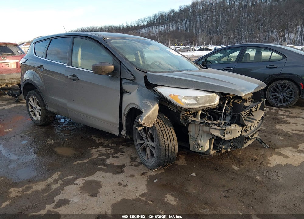 2017 FORD ESCAPE SE VIN: 1FMCU9GD5HUC60862