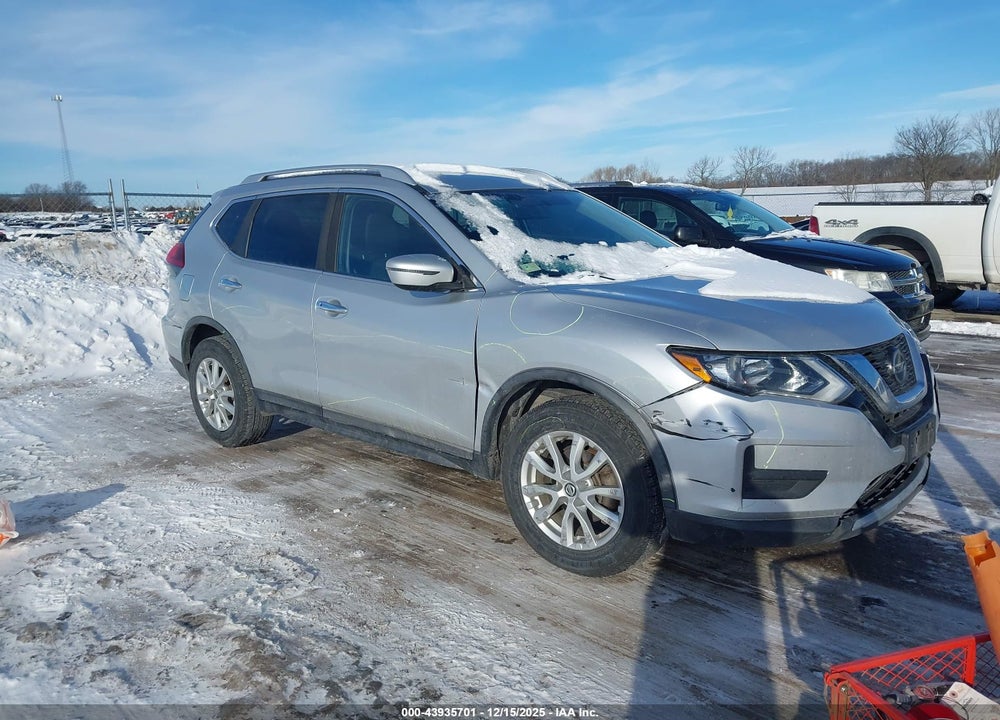 2018 NISSAN ROGUE SV VIN: KNMAT2MV6JP593093