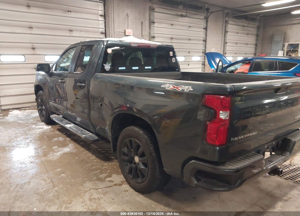 2020 CHEVROLET SILVERADO 1500 4WD  STANDARD BED CUSTOM VIN: 1GCRYBEH2LZ264458