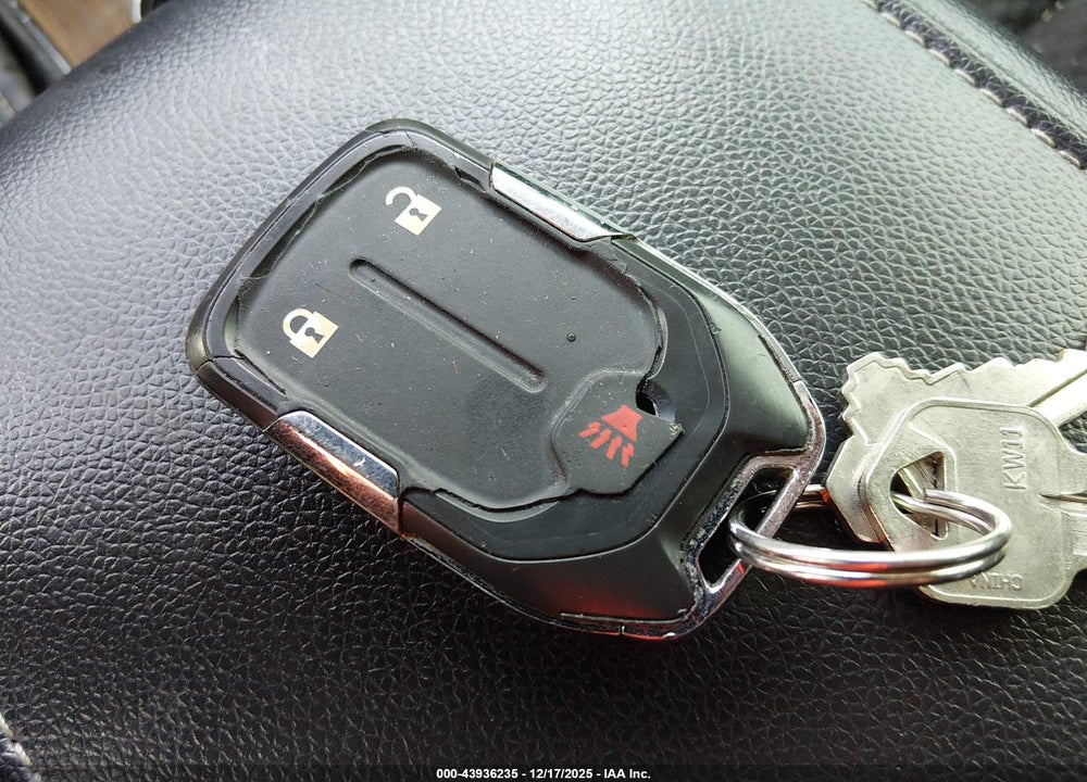 2018 GMC ACADIA SLE VIN: 1GKKNRLAXJZ119761