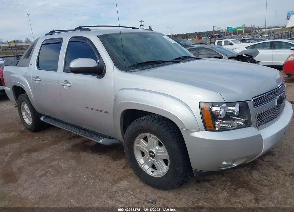 2011 CHEVROLET AVALANCHE 1500 LT1 VIN: 3GNMCFE01BG220239
