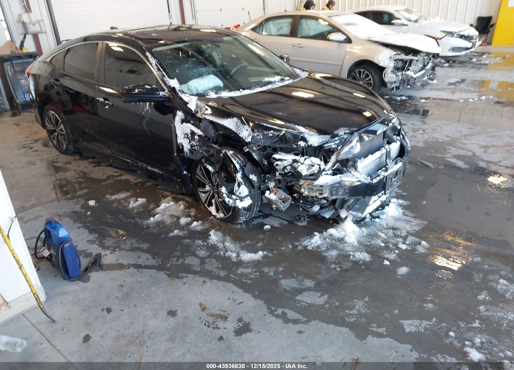 2018 HONDA CIVIC EX-L VIN: JHMFC1F73JX042049