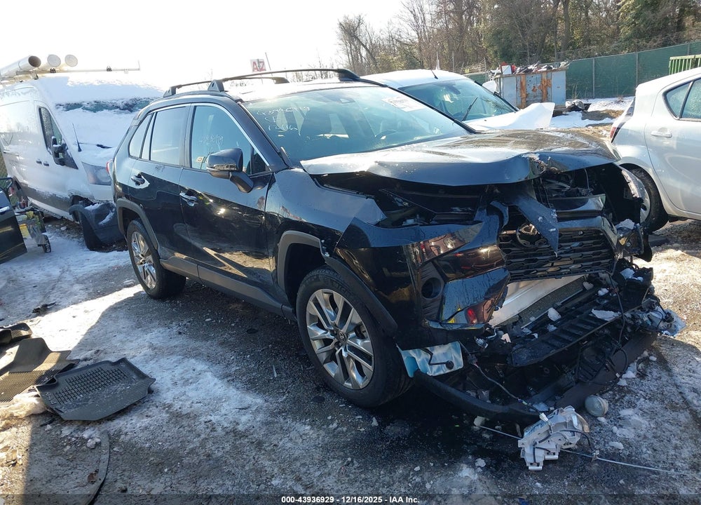 2021 TOYOTA RAV4 XLE PREMIUM VIN: 2T3A1RFV8MC190576