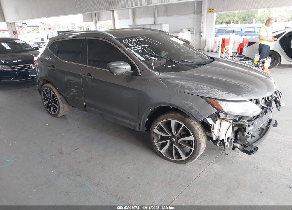 2017 NISSAN ROGUE SPORT SL VIN: JN1BJ1CP8HW016866