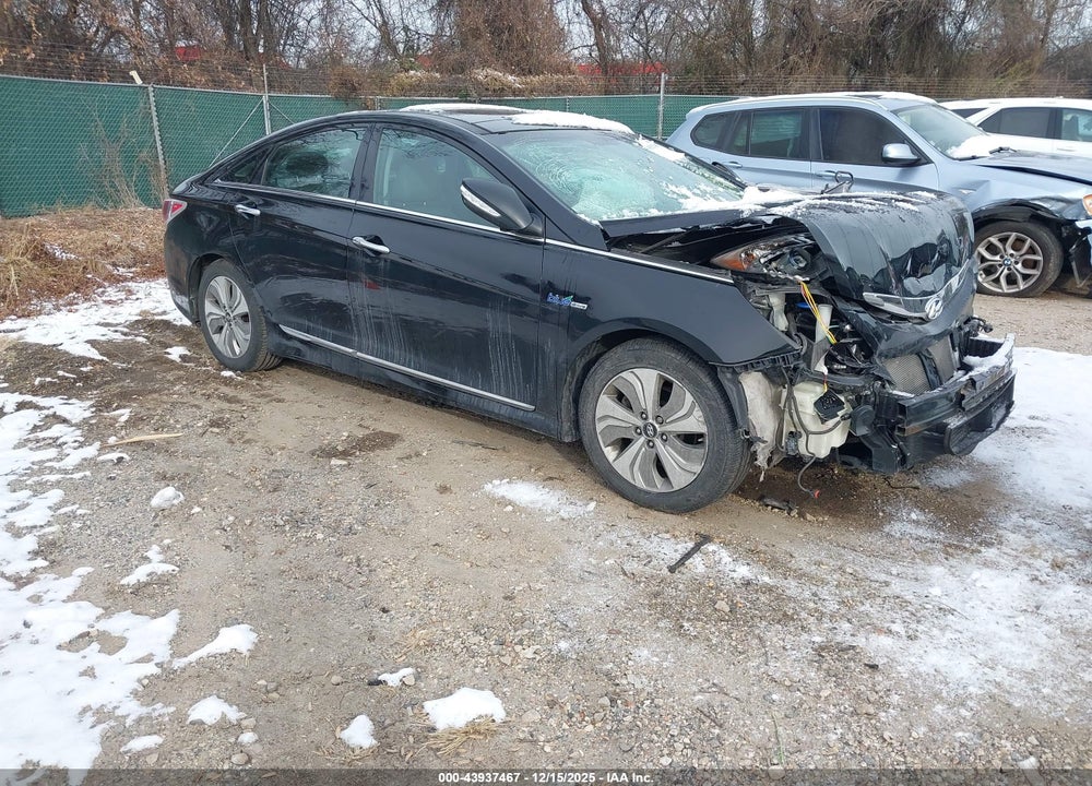 2014 HYUNDAI SONATA HYB VIN: KMHEC4A42EA103696