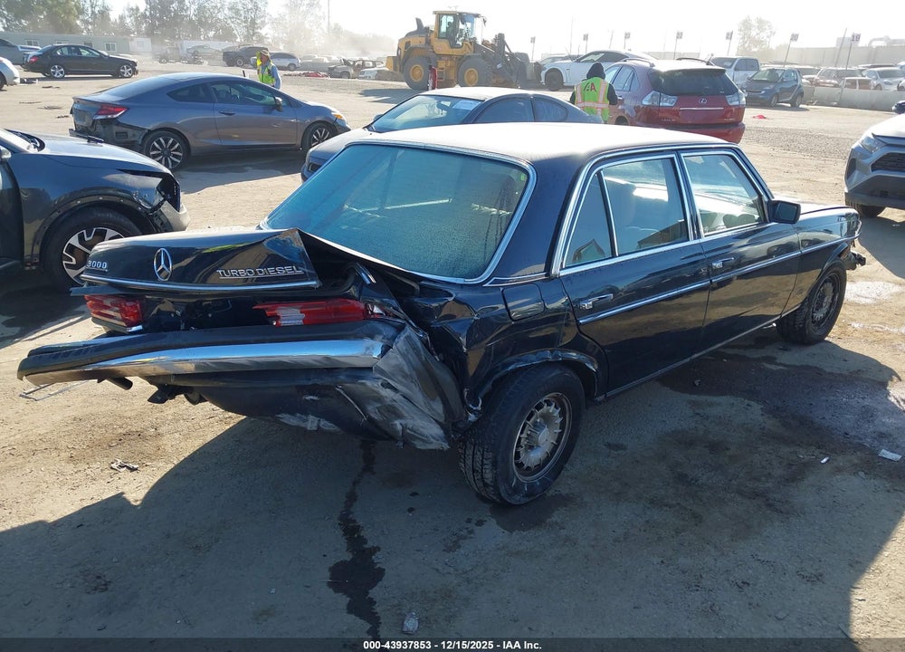 1982 MERCEDES-BENZ 300 DT VIN: WDBAB33A4CB005066
