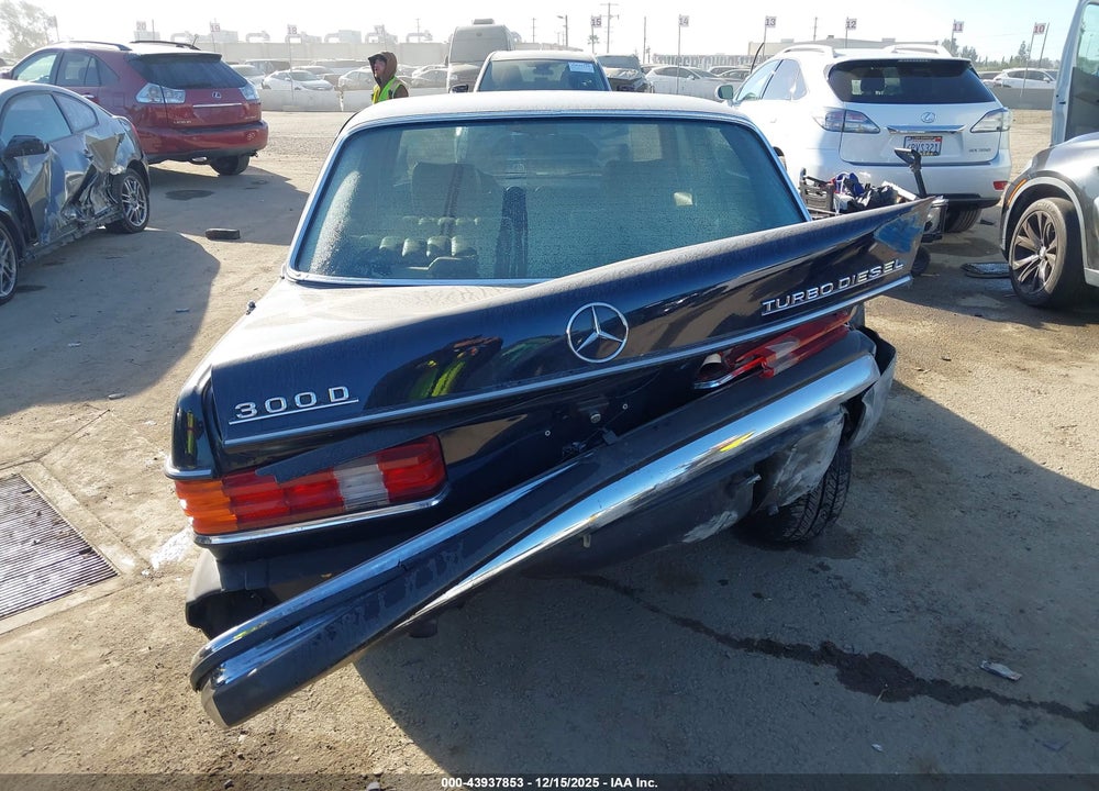 1982 MERCEDES-BENZ 300 DT VIN: WDBAB33A4CB005066