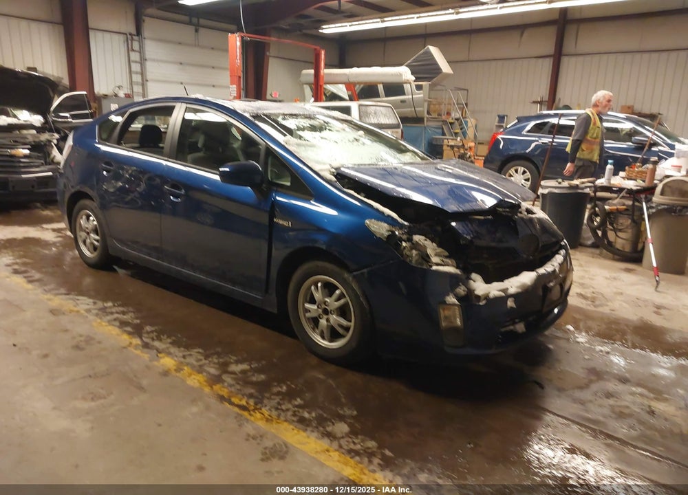 2011 TOYOTA PRIUS TWO VIN: JTDKN3DU5B0301973