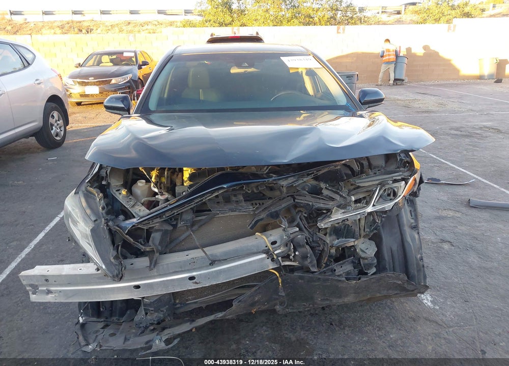 2018 TOYOTA CAMRY SE VIN: 4T1B11HK2JU612675