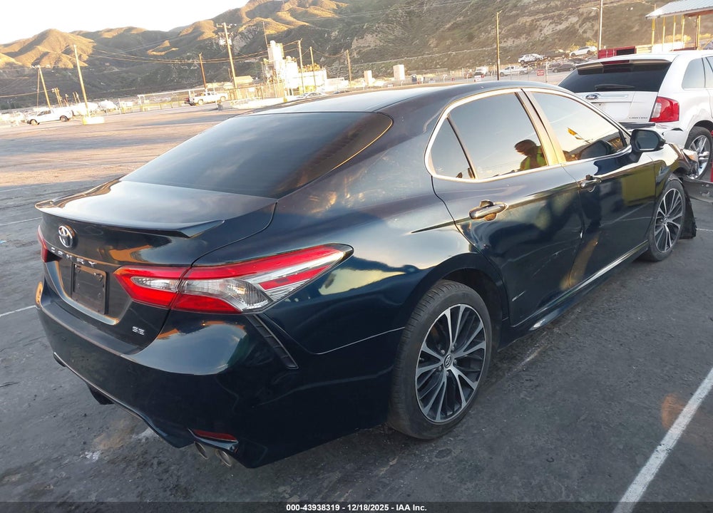 2018 TOYOTA CAMRY SE VIN: 4T1B11HK2JU612675