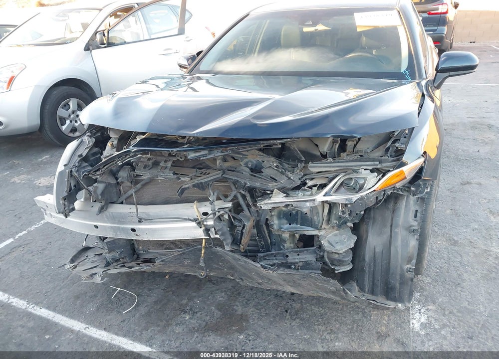 2018 TOYOTA CAMRY SE VIN: 4T1B11HK2JU612675