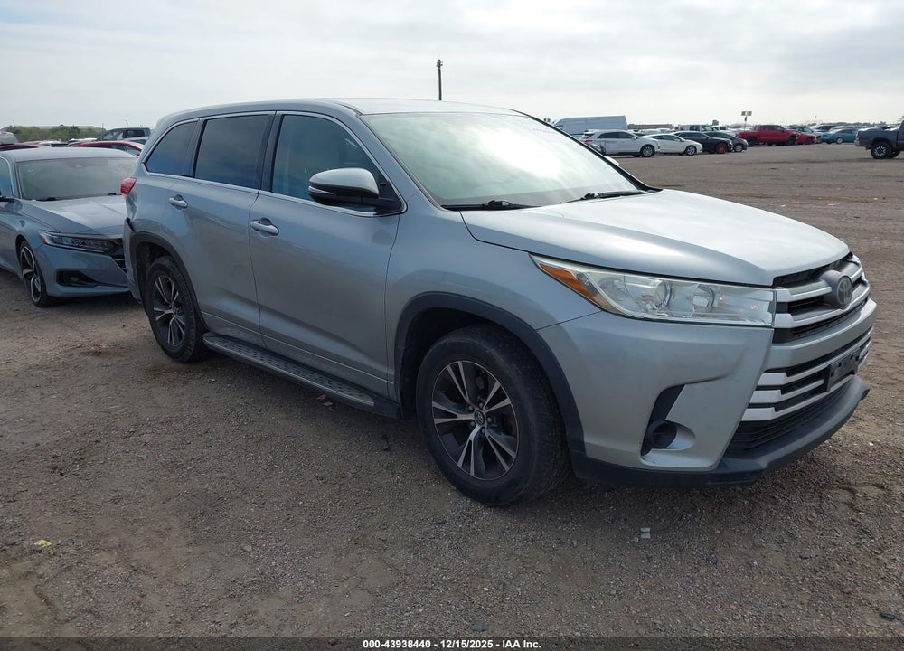 2017 TOYOTA HIGHLANDER LE VIN: 5TDZARFH9HS028717