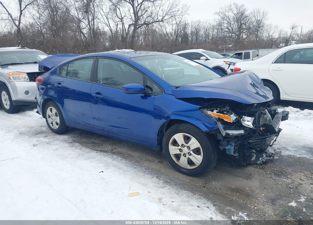 2018 KIA FORTE LX VIN: 3KPFK4A77JE272853