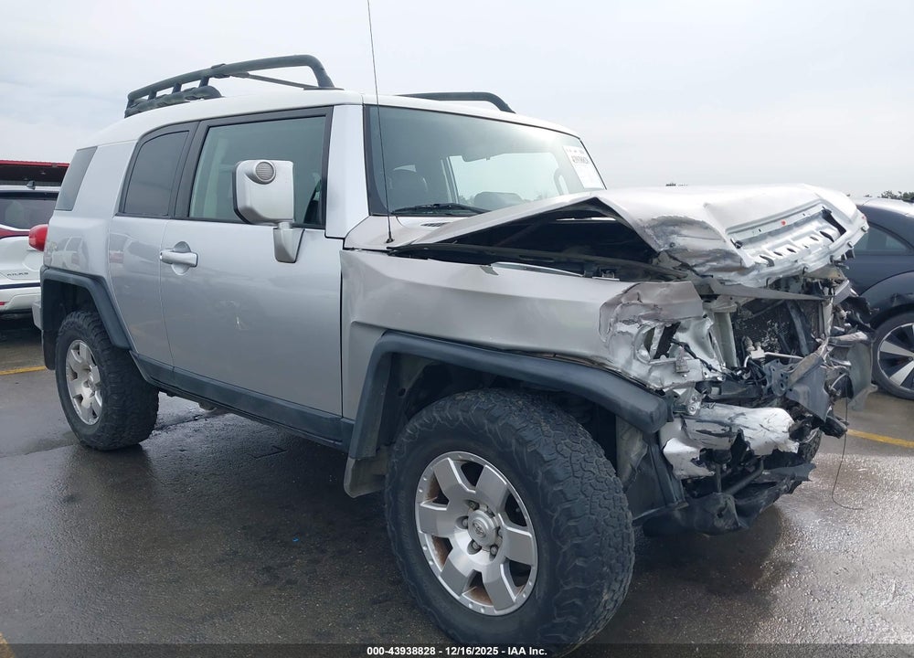 2007 TOYOTA FJ CRUISER VIN: JTEBU11F570004704