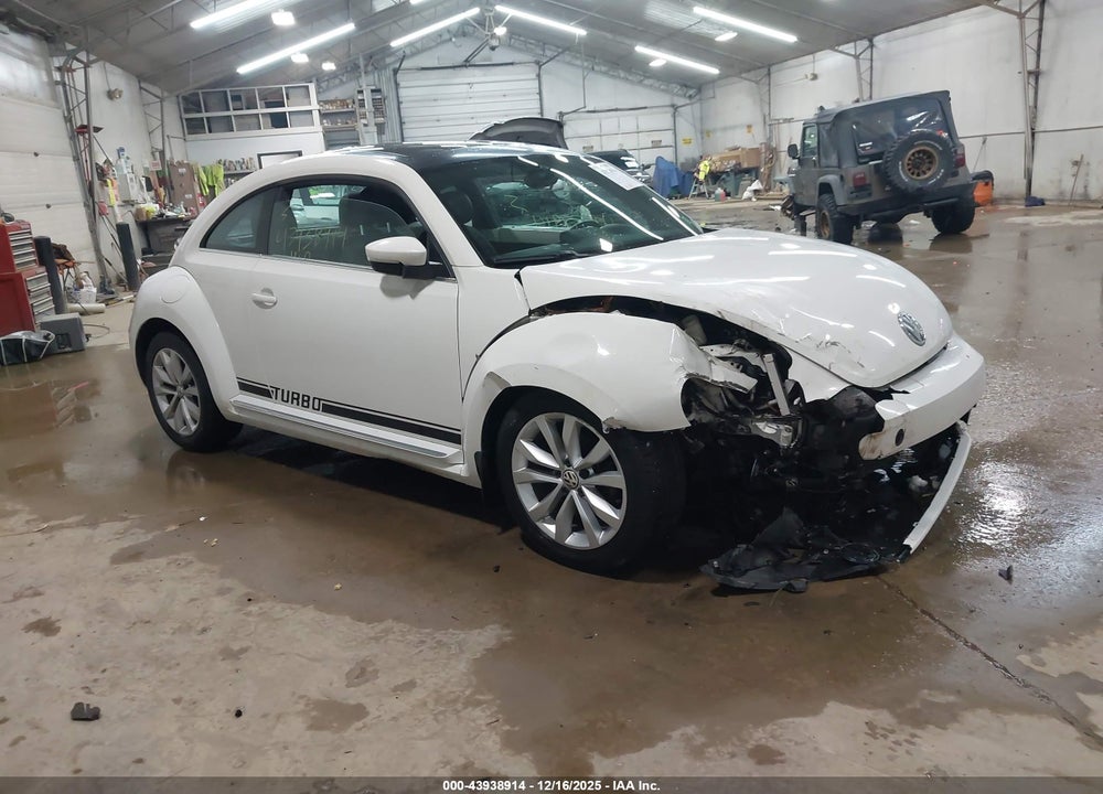 2014 VOLKSWAGEN BEETLE 2.0L TDI VIN: 3VWRL7AT4EM605513