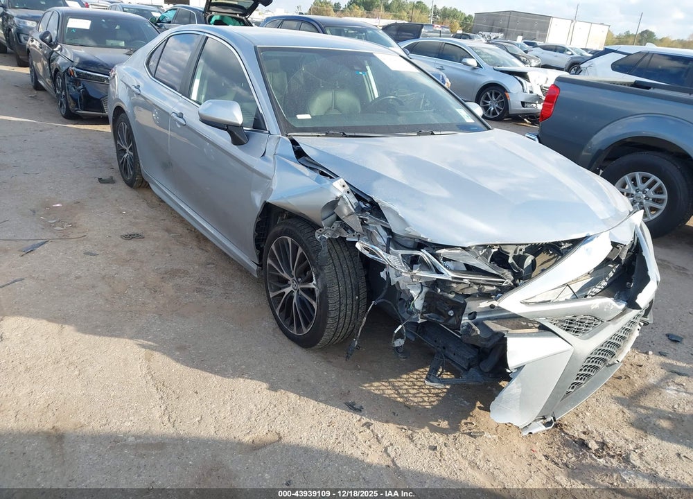2019 TOYOTA CAMRY SE VIN: 4T1B11HK5KU698503