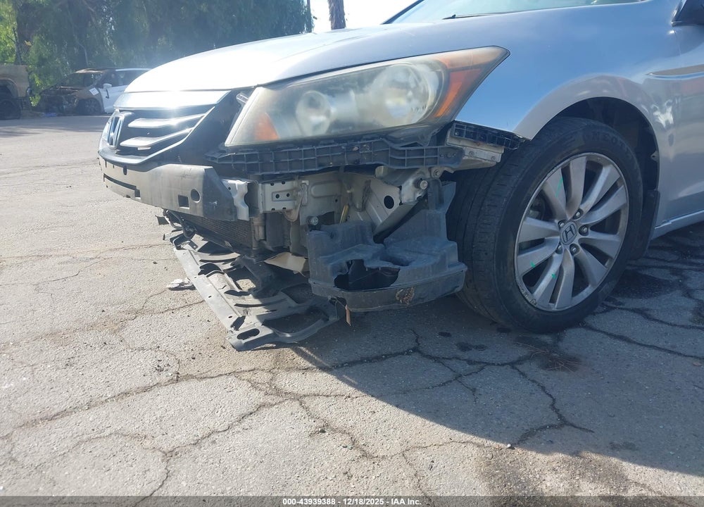 2011 HONDA ACCORD 2.4 EX-L VIN: 1HGCP2F82BA093670