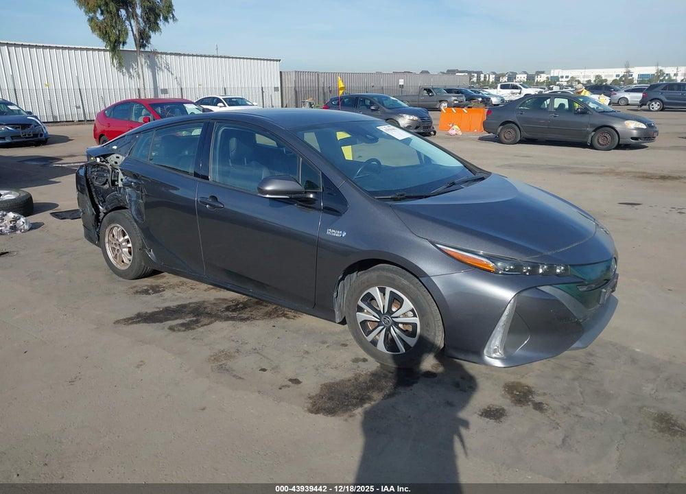 2017 TOYOTA PRIUS PRIME PREMIUM VIN: JTDKARFP8H3059578