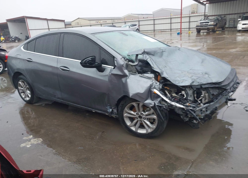 2019 CHEVROLET CRUZE VIN: 1G1BE5SM7K7111204