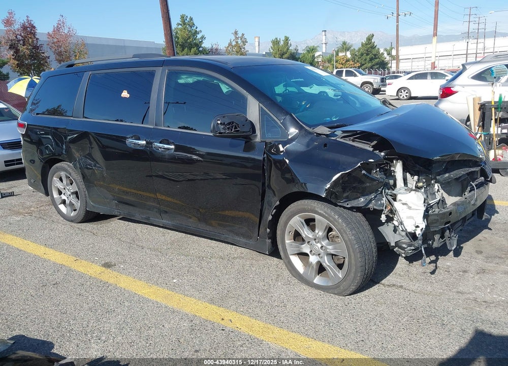 2013 TOYOTA SIENNA SE 8 PASSENGER VIN: 5TDXK3DC0DS391281