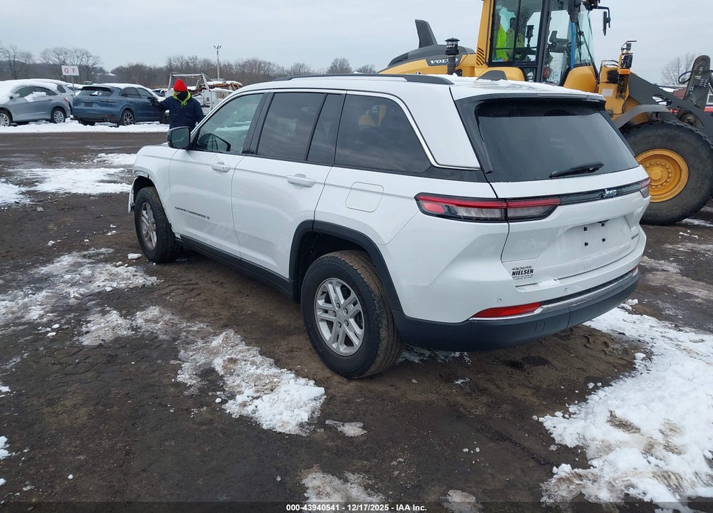 2023 JEEP GRAND CHEROKEE LAREDO 4X4 VIN: 1C4RJHAG2PC660919