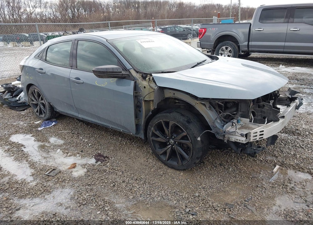 2018 HONDA CIVIC SPORT VIN: SHHFK7H42JU213523