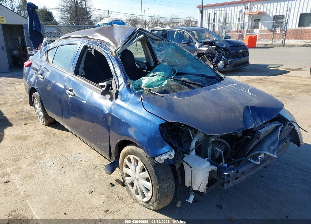 2014 NISSAN VERSA 1.6 S VIN: 3N1CN7AP7EL824593