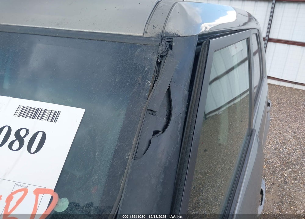 2011 KIA SOUL + VIN: KNDJT2A26B7318741