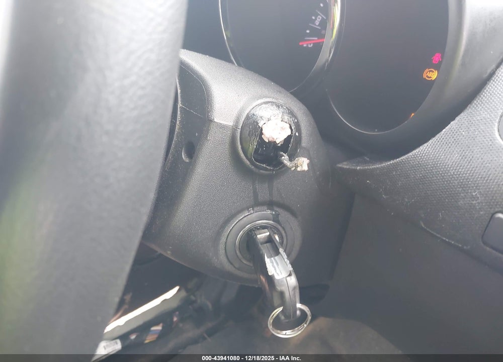 2011 KIA SOUL + VIN: KNDJT2A26B7318741