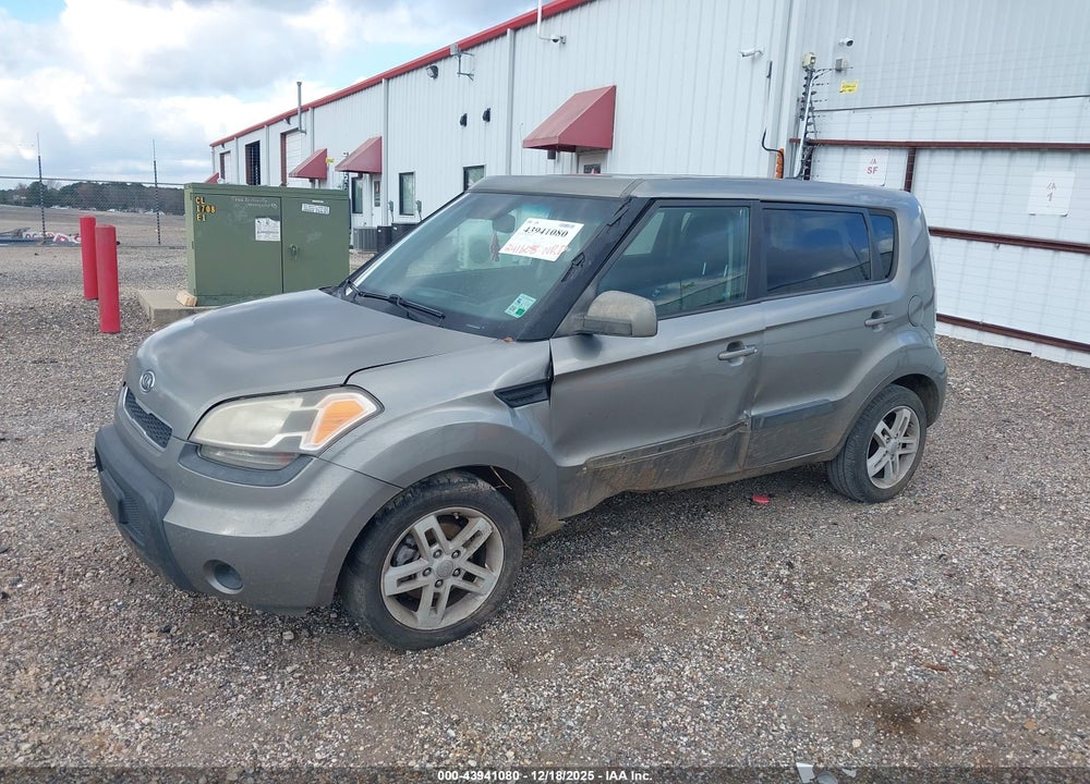 2011 KIA SOUL + VIN: KNDJT2A26B7318741
