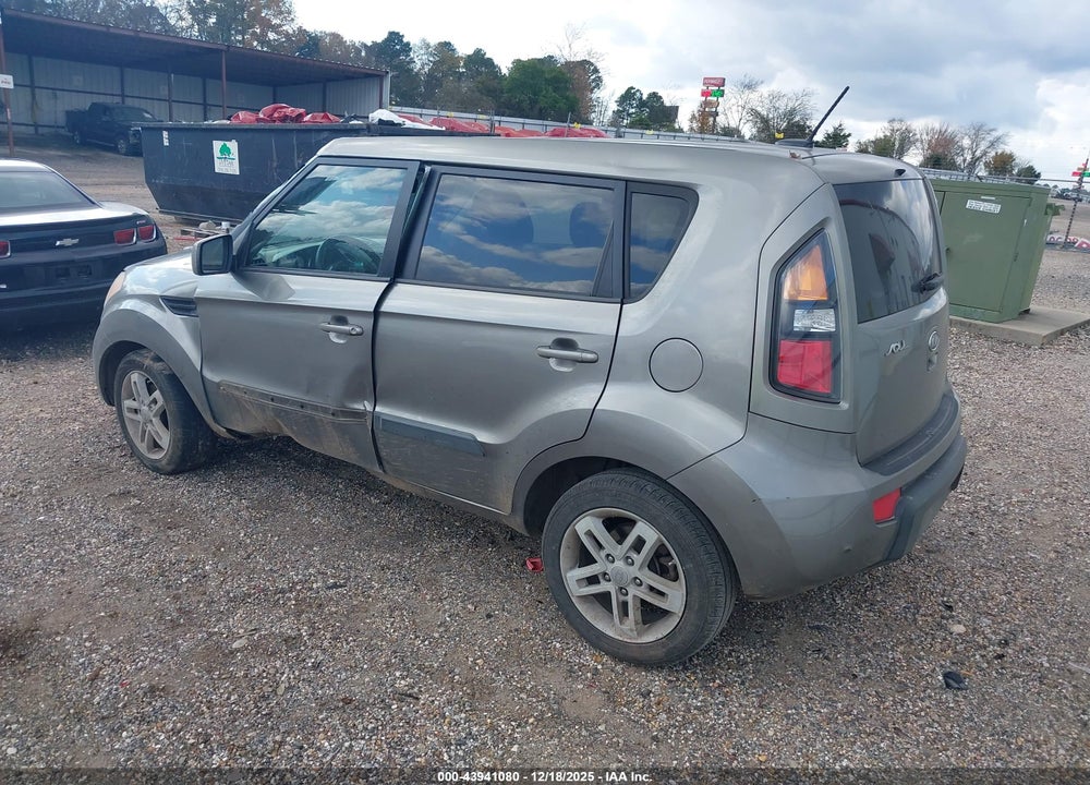 2011 KIA SOUL + VIN: KNDJT2A26B7318741