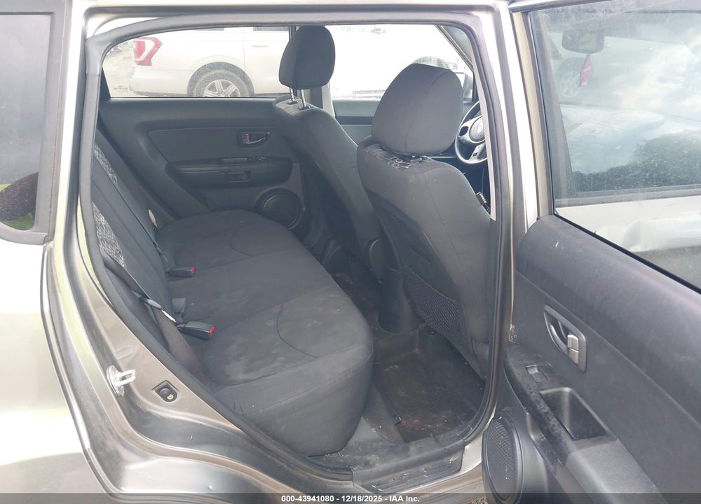 2011 KIA SOUL + VIN: KNDJT2A26B7318741