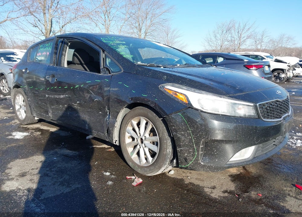 2017 KIA FORTE LX VIN: KNAFK5A84H5670586