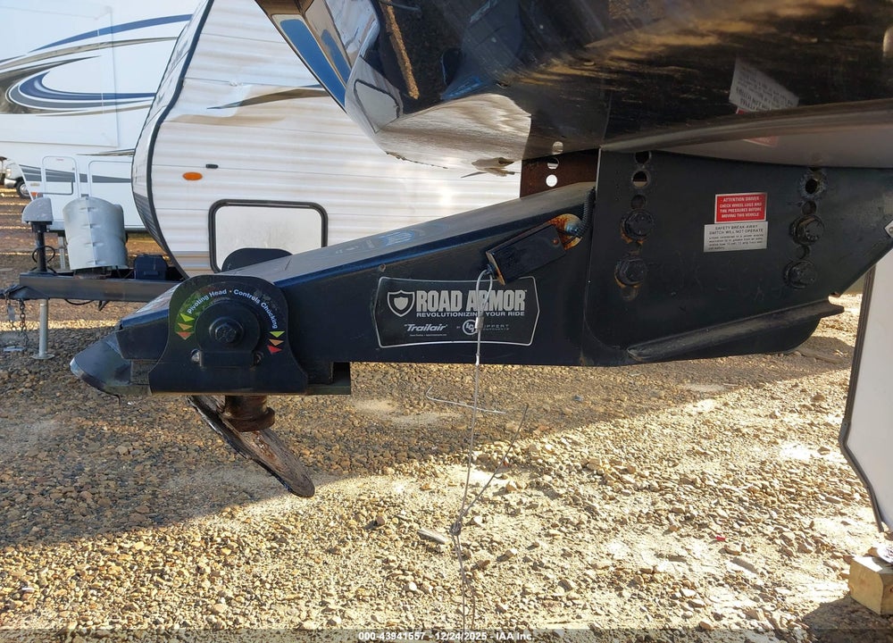 2019 KEYSTONE AVALANCHE VIN: 4YDF38328KE760550