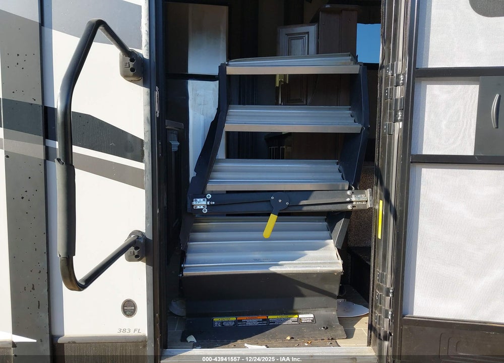 2019 KEYSTONE AVALANCHE VIN: 4YDF38328KE760550