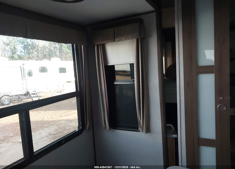 2019 KEYSTONE AVALANCHE VIN: 4YDF38328KE760550