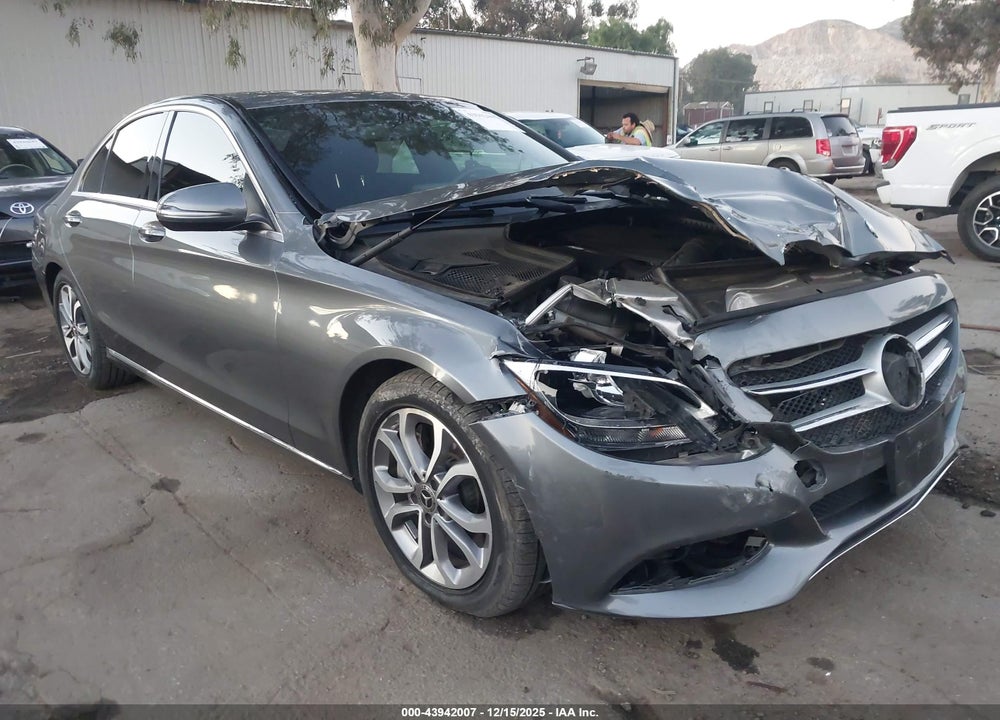 2018 MERCEDES-BENZ C 300 VIN: 55SWF4JB7JU241779