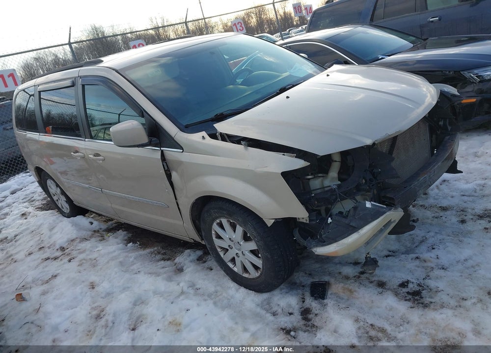 2014 CHRYSLER TOWN & COUNTRY TOURING VIN: 2C4RC1BG2ER157069