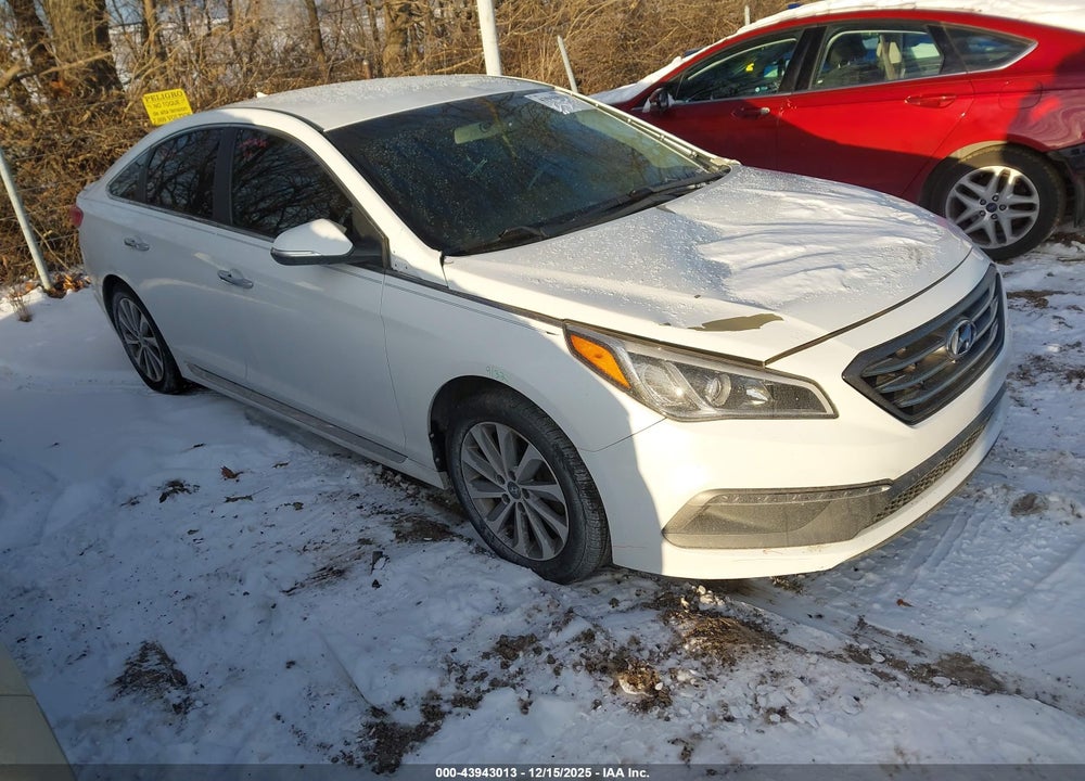 2015 HYUNDAI SONATA SPORT VIN: 5NPE34AF2FH068299