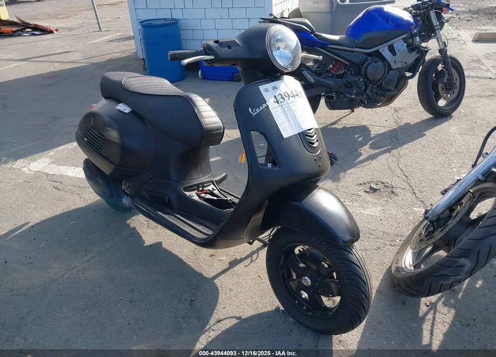 2019 VESPA GTS VIN: ZAPMA39L0K5201141