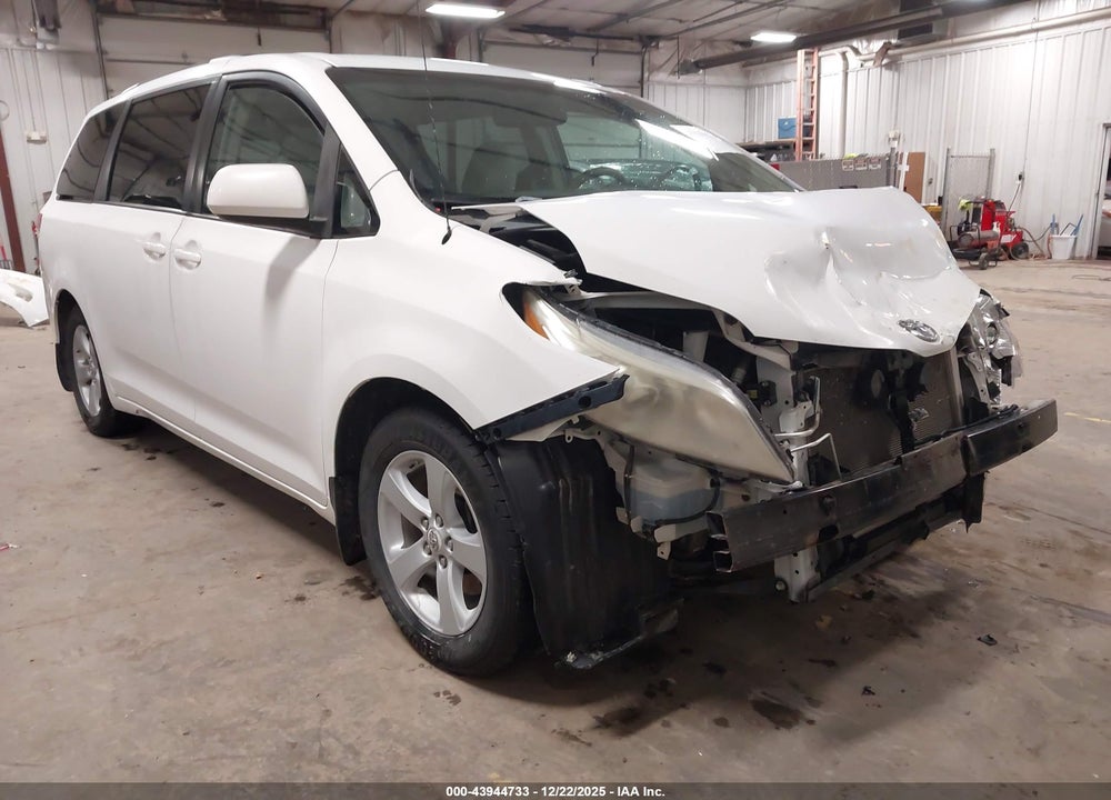 2011 TOYOTA SIENNA LE V6 VIN: 5TDKK3DC8BS162290